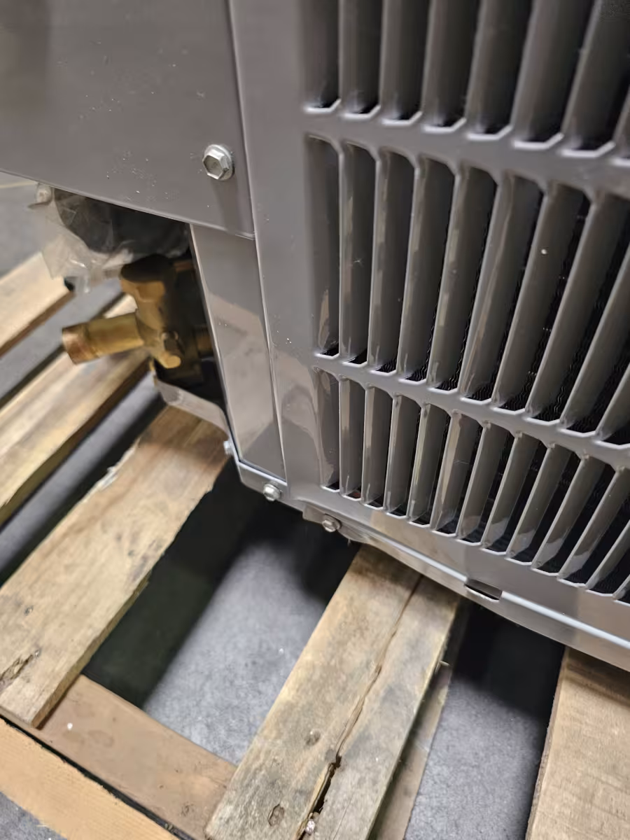D24VNA937-3220E17440 Distressed Inventory